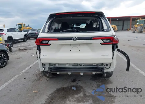 2024 Toyota Grand Highlander Limited z USA, uszkodzony, nr VIN 5TDAAAB58RS028476